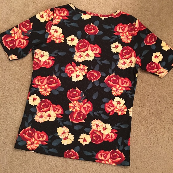 LuLaRoe Gigi Top black and red floral - Picture 2 of 4